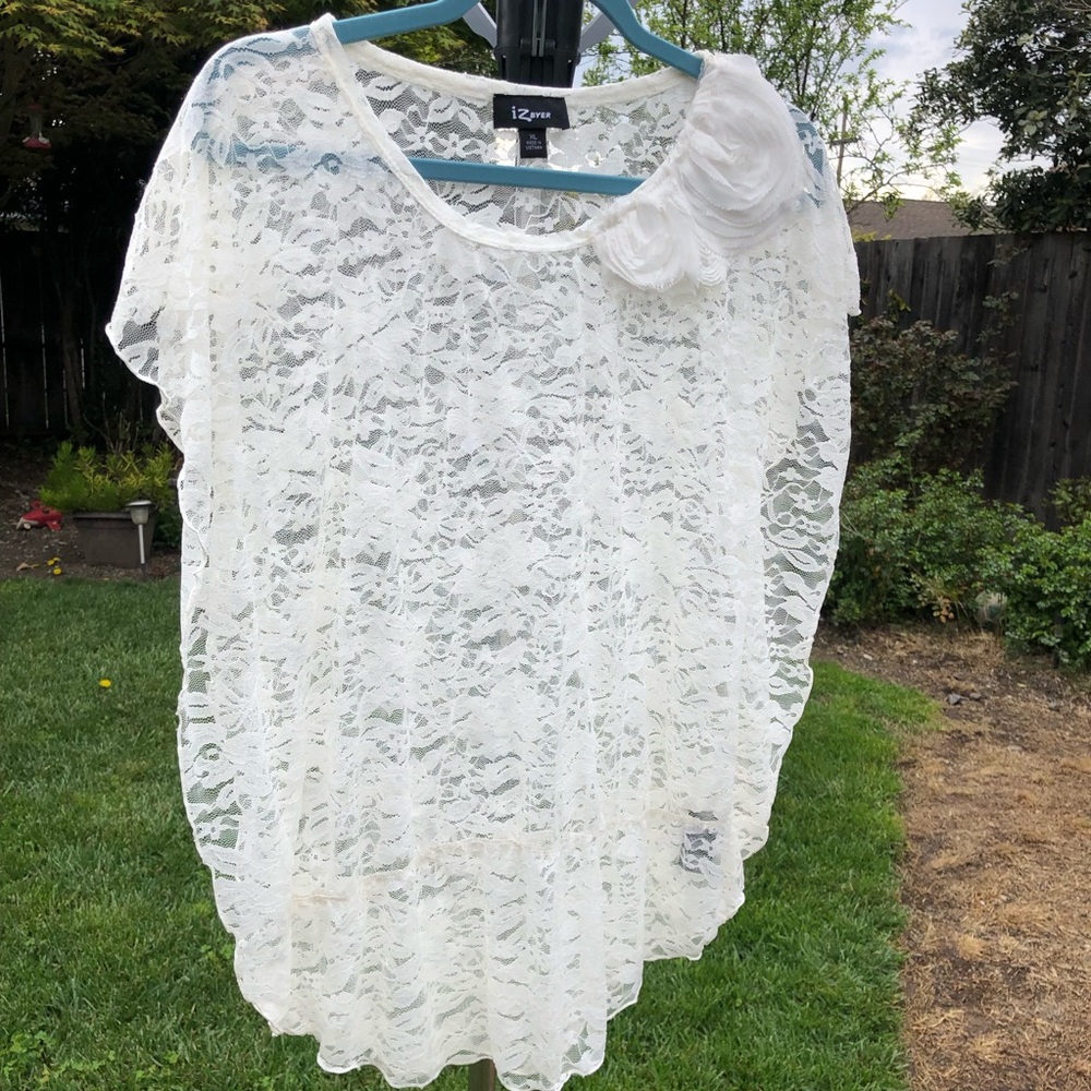 👁 Iz👁Byer lace top